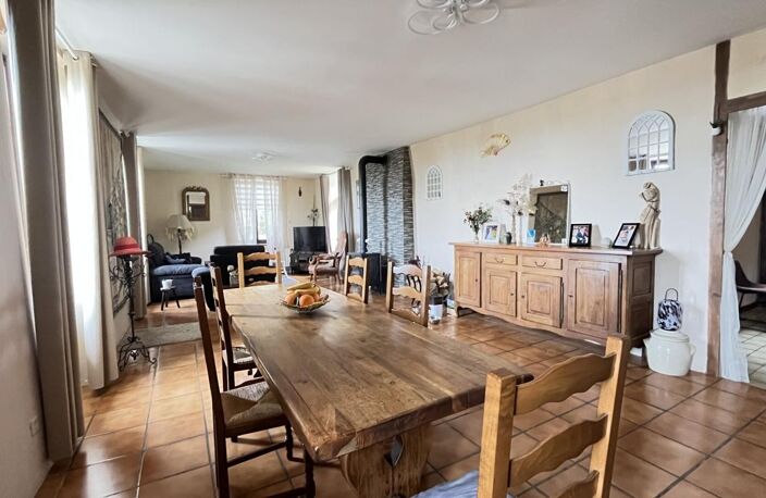 Maison à vendre sur les hauteurs de la ville — photo 5