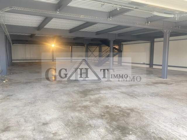 LOCAL NEUF 880 M² AVEC TERRAIN – MAREUIL-LÈS-MEAUX — photo du bien