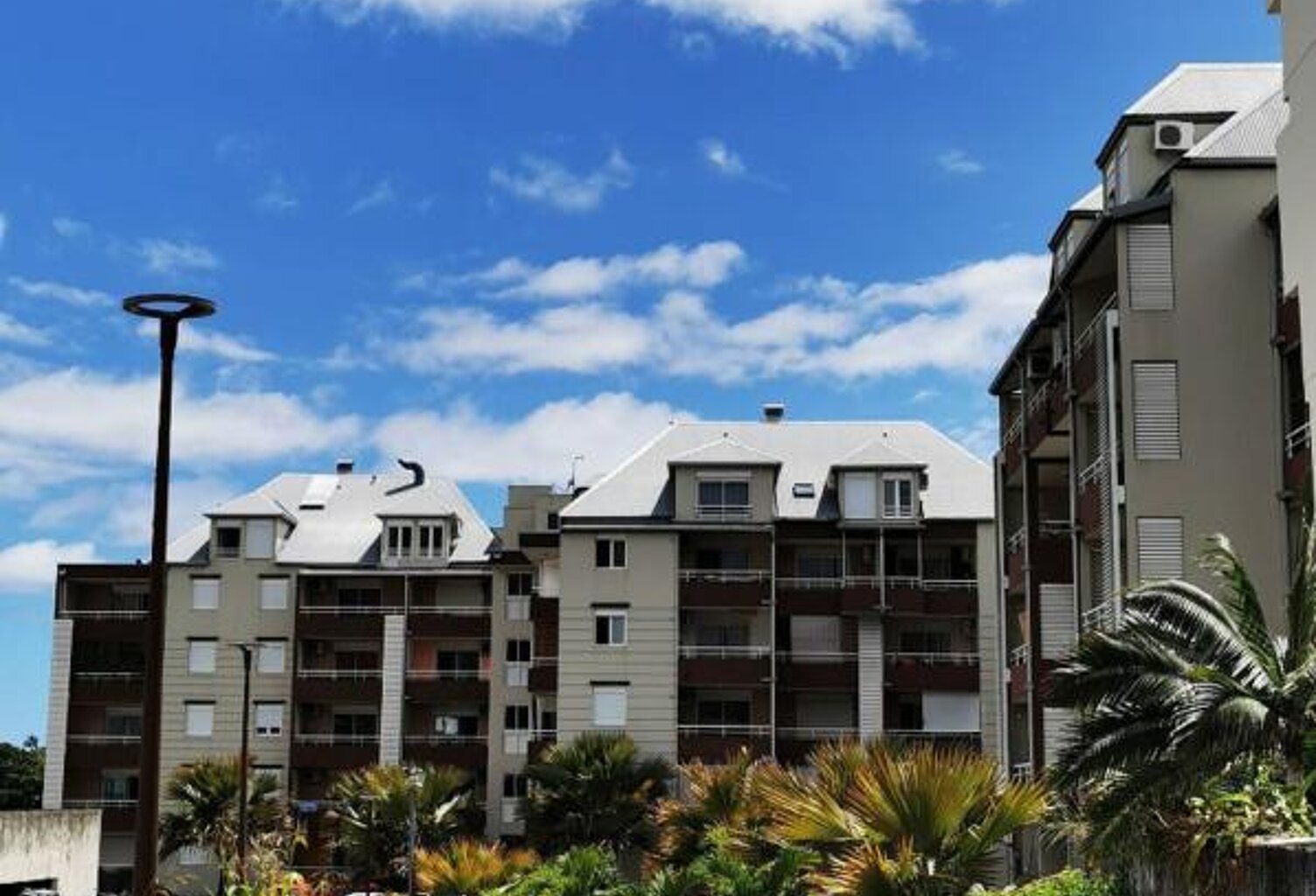 ORPI - SAINT BENOIT - VENTE d'un appartement 2 pièces — photo 1