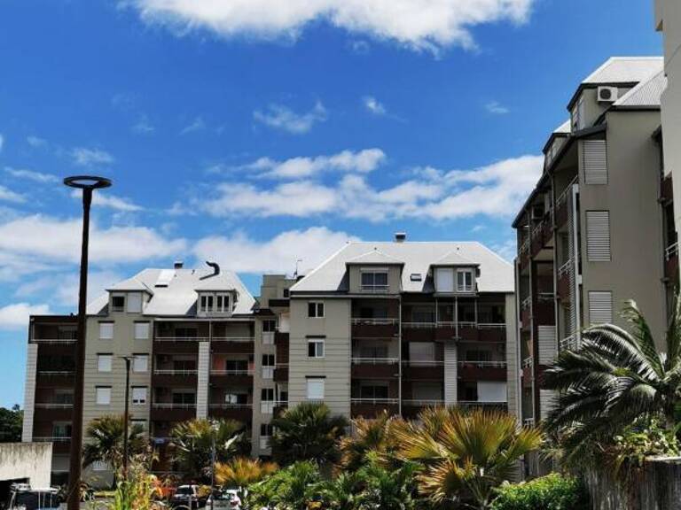 ORPI - SAINT BENOIT - VENTE d'un appartement 2 pièces — photo 1