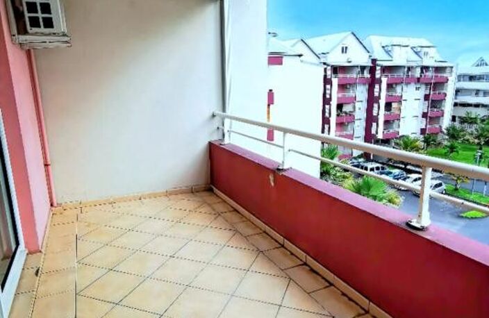ORPI - SAINT BENOIT - VENTE d'un appartement 2 pièces — photo 2