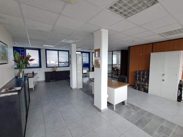 BUREAU 134 m2 - Proche Port EST - 97420 LE PORT — photo du bien