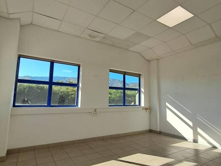 BUREAUX A LOUER 400 & 500 m2 -ZAC RAVINE A MARQUET — photo 1