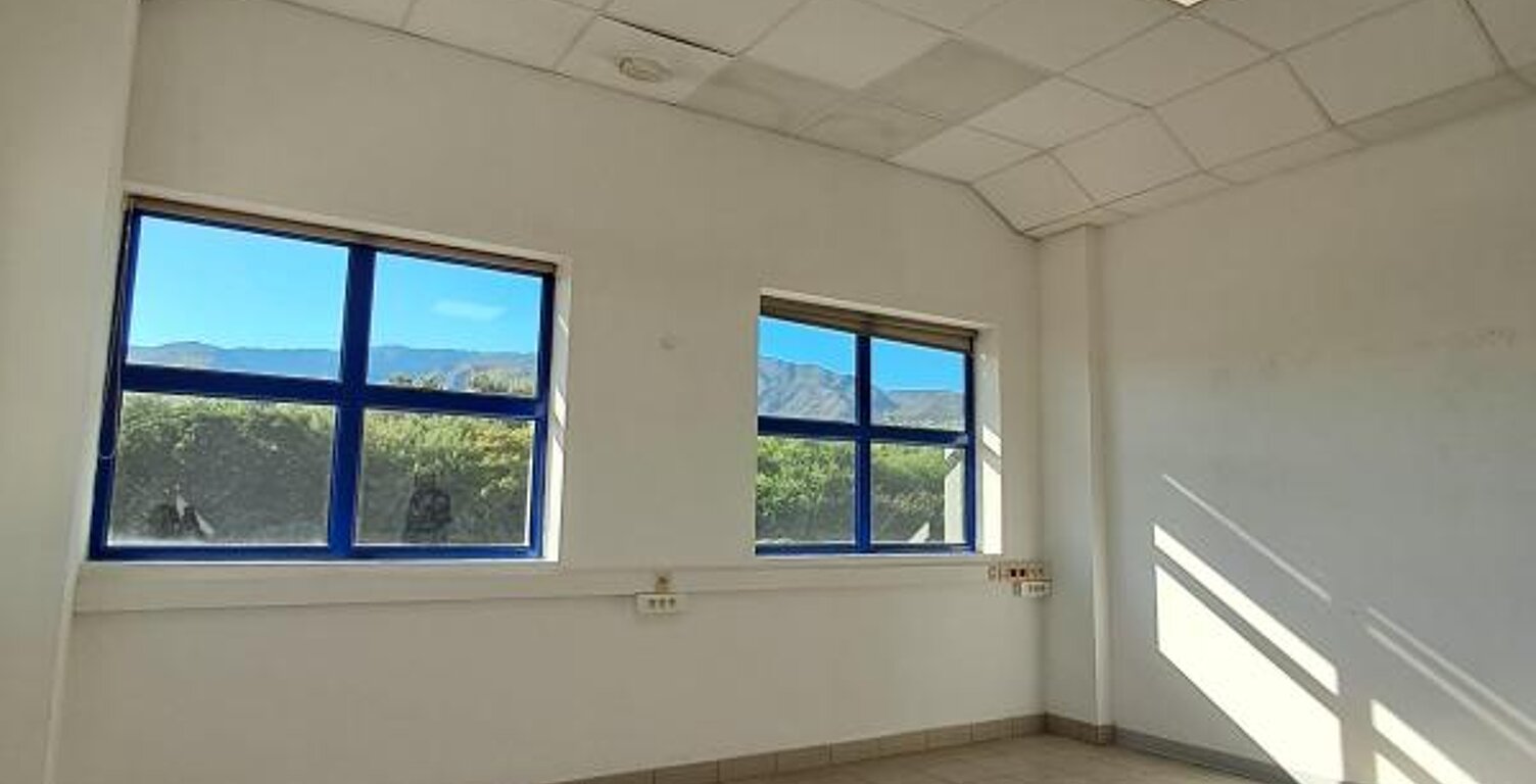 BUREAUX A LOUER 400 & 500 m2 -ZAC RAVINE A MARQUET — photo 1