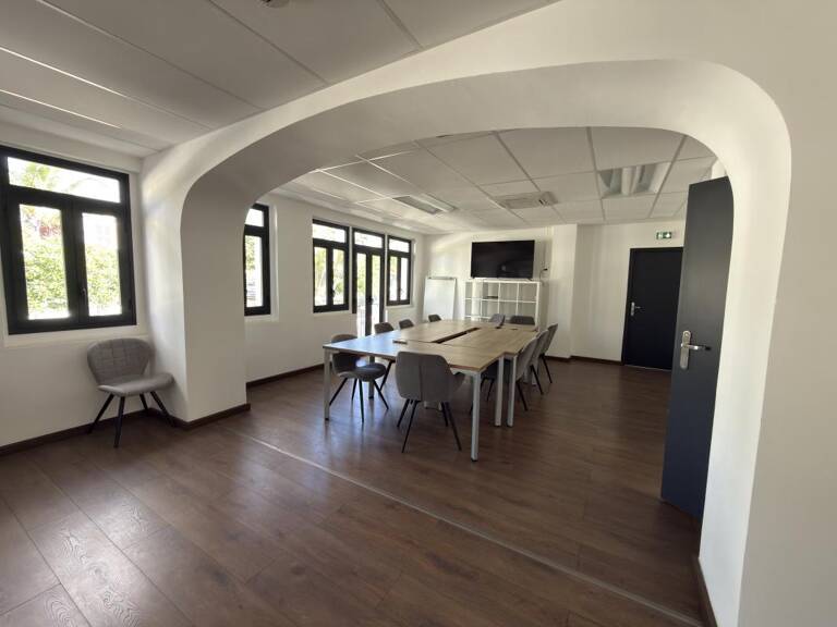 Immeuble de bureaux 420 m² - Saint Denis — photo 1