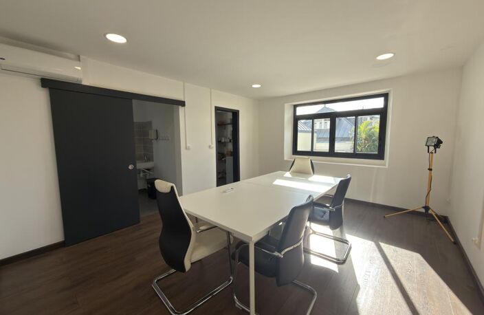 Immeuble de bureaux 420 m² - Saint Denis — photo 4