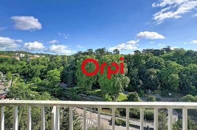 Appartement 4 pièces 240000 €