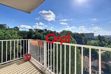 Appartement 4 pièces 240000 €