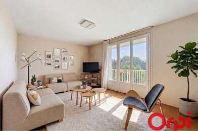 Appartement 4 pièces 240000 €