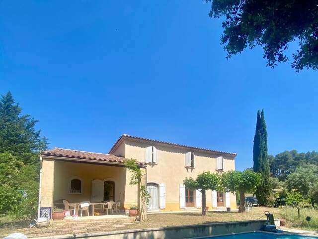 Bastide T6 avec garage piscine dépendances — photo du bien