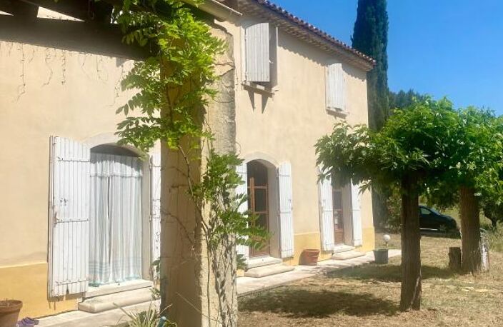 Bastide T6 avec garage piscine dépendances — photo 3