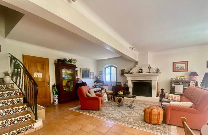 Bastide T6 avec garage piscine dépendances — photo 4
