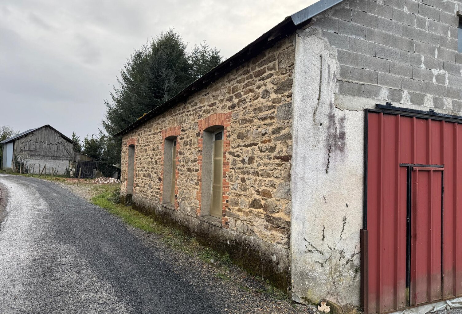 Grange toute récemment rénovée  & ses annexes — photo 1