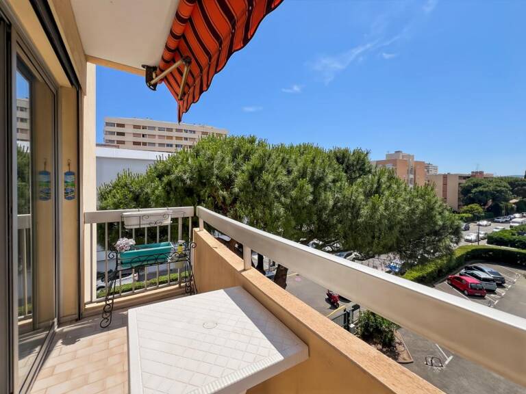 STUDIO A VENDRE FREJUS PLAGE — photo 1