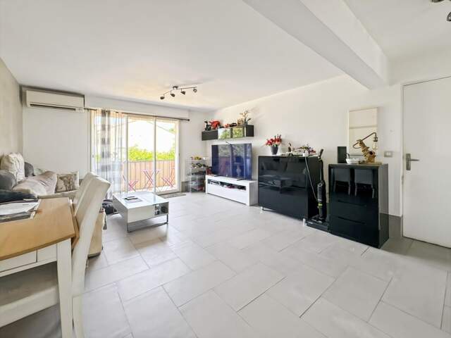 Appartement T3 55 m2 - Fréjus secteur TASSIGNY — photo du bien