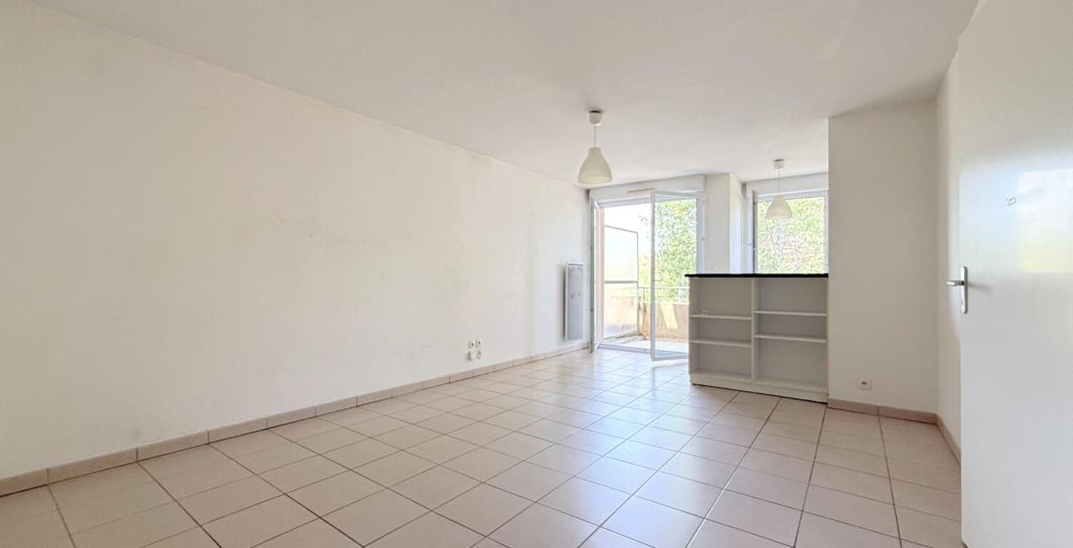 Appartement T2 de 41 m² avec balcon et 2 places de parking — photo 1
