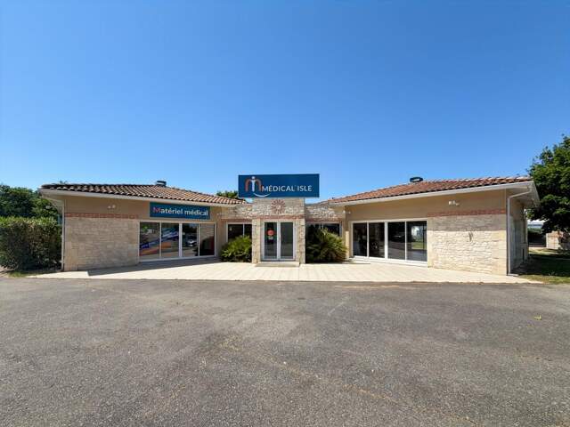 À vendre : Murs commerciaux de 261 m² avec terrasses et parkings – Léguevin — photo du bien