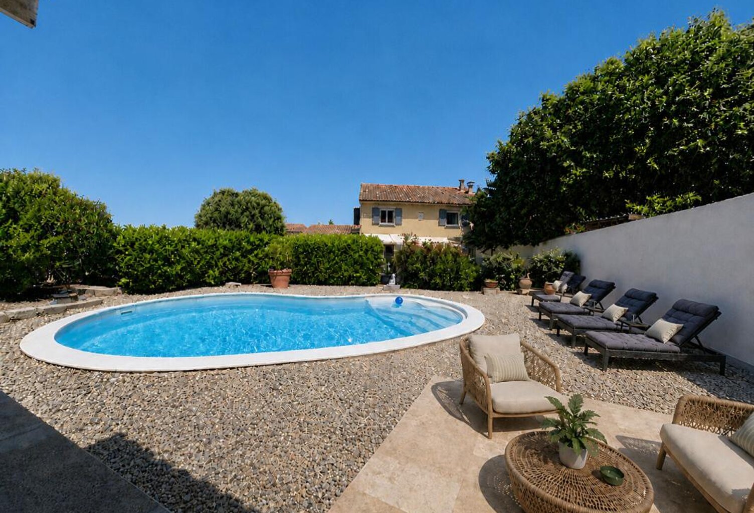 St Rémy de Provence - Mas à fort potentiel - 200 m²  avec dépendances, piscine, poolhouse, garage isolé — photo 1