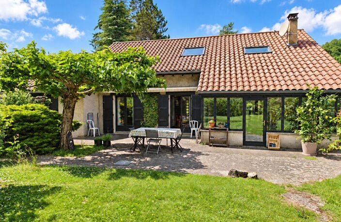 Maison familiale 173 m² ? 5 chambres ? Terrain de 3 105 m² ? Double garage — photo 2