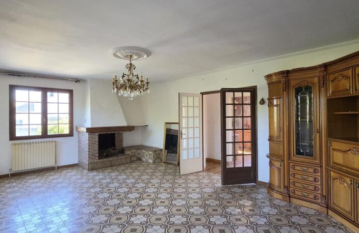 SAINT MEDARD EN JALLES - Maison familiale avec sous-sol intégral, dépendance aménagée et jardin arboré — photo 3