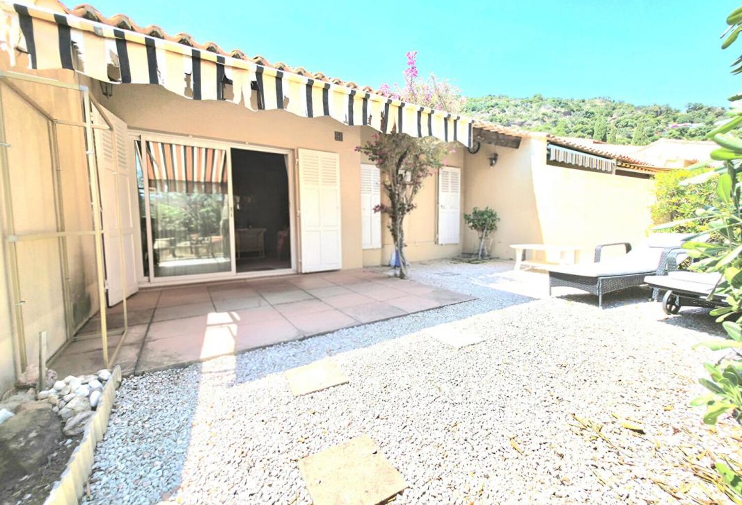Maison Le Lavandou 35 m2 ,piscine ,terrasse face a la mer ,parking, cellier — photo 1