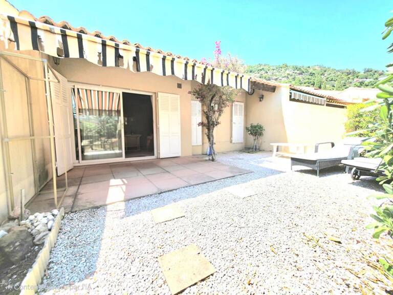 Maison Le Lavandou 35 m2 ,piscine ,terrasse face a la mer ,parking, cellier — photo 1