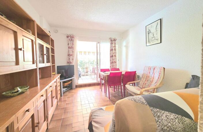Maison Le Lavandou 35 m2 ,piscine ,terrasse face a la mer ,parking, cellier — photo 3