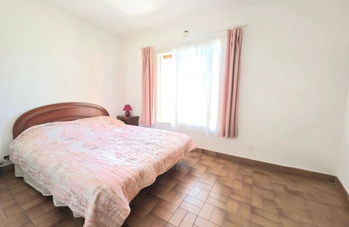 Maison Le Lavandou 35 m2 ,piscine ,terrasse face a la mer ,parking, cellier — photo 5