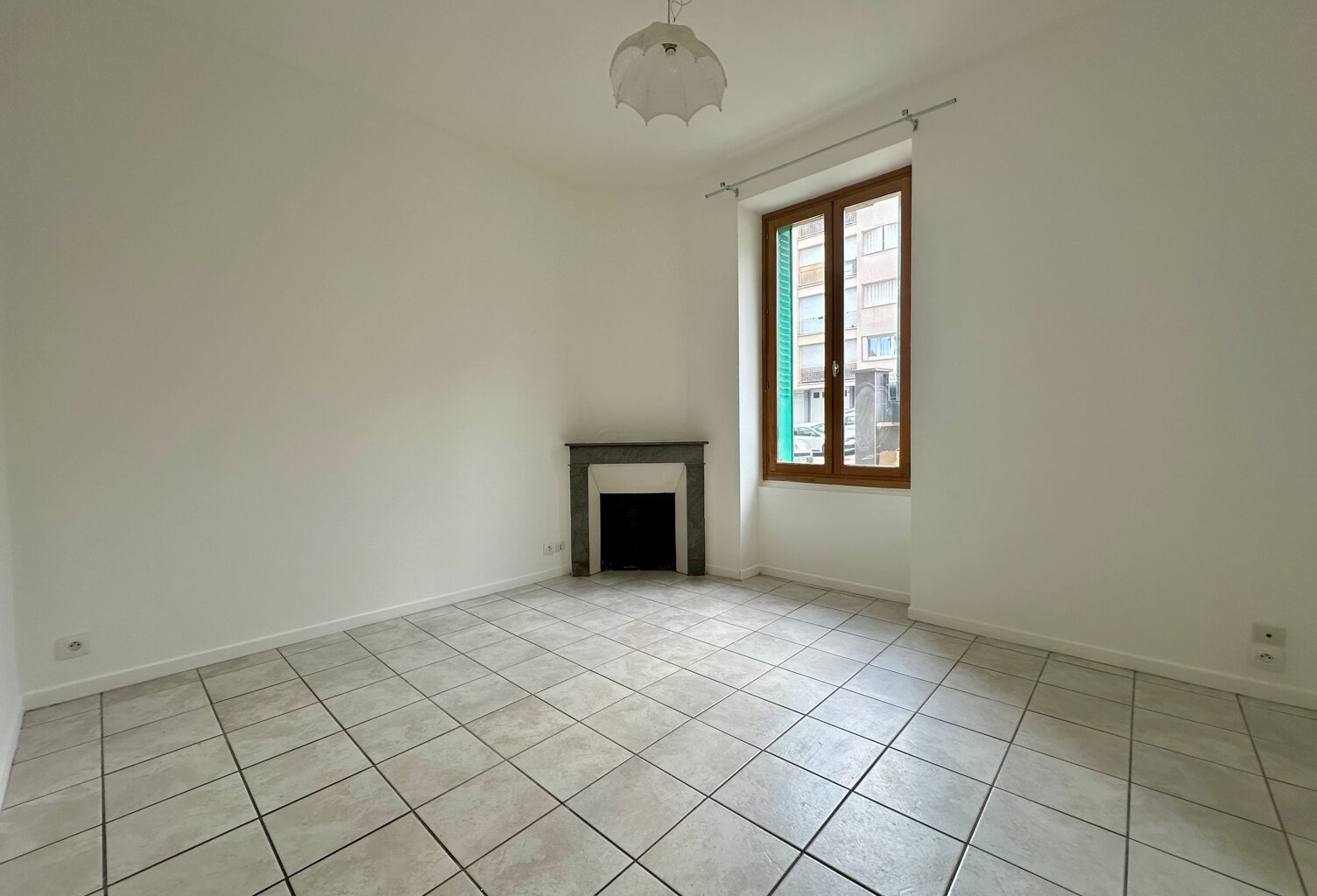 T1 56M2 / AVENUE JOSEPH CLAUSSAT — photo 1