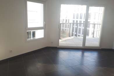 Appartement 3 pièces 812 €
