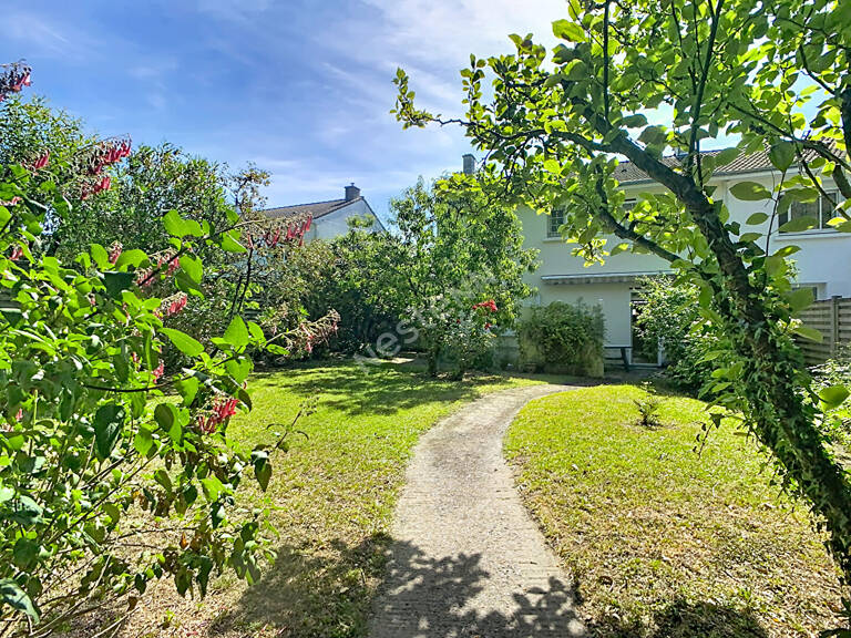 Nantes Est - Maison familiale de 3 chambres avec garage et jardin - beau potentiel - rare sur  le secteur — photo 1