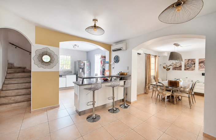 REMISE A LA VENTE - MAISON T5 DE 130M2 - PISCINE - DEPENDANC — photo 2