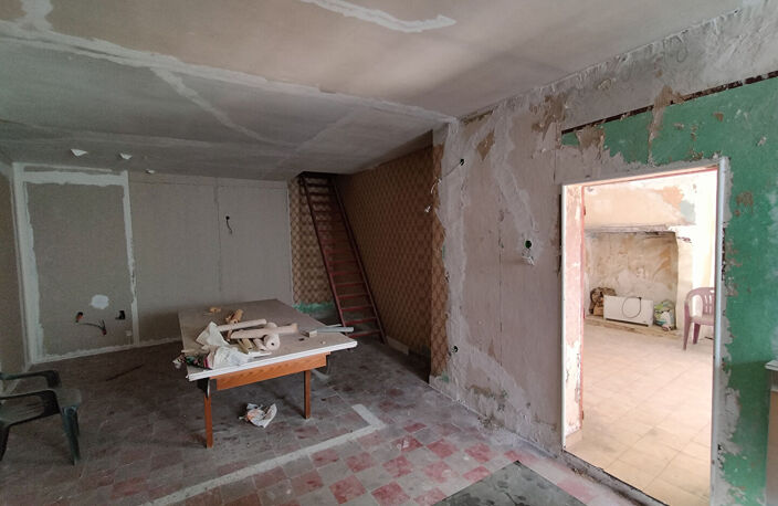 Maison de ville à rénover - Cour et stationnement - 168 m² — photo 4