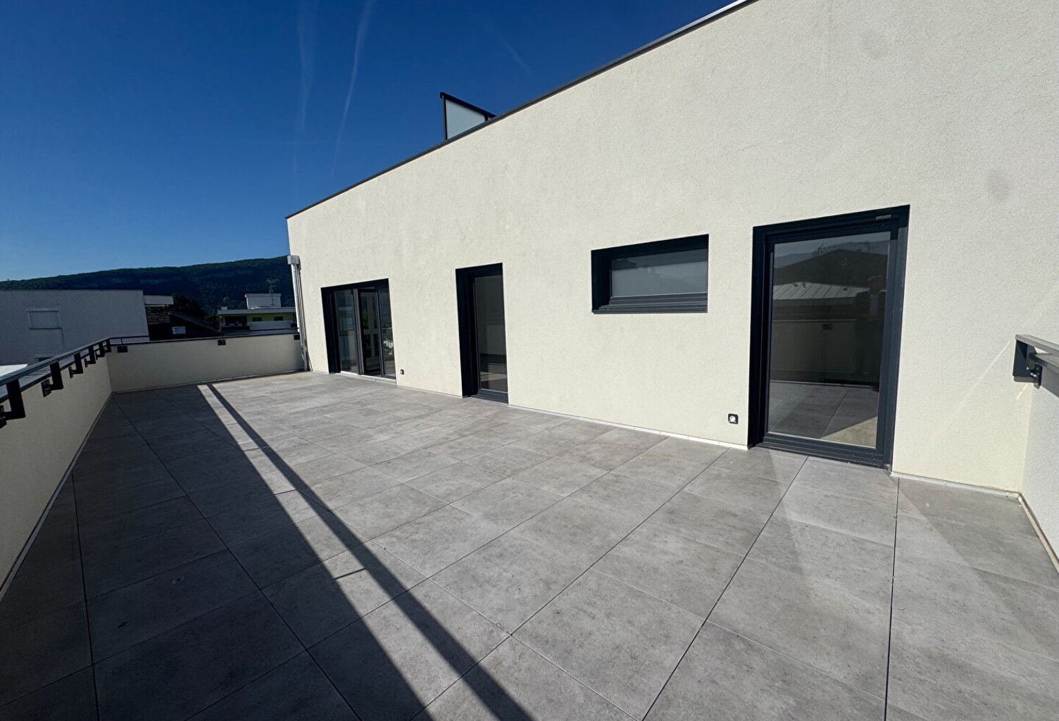 T4 109 M2 - TERRASSE 51M2 — photo 1