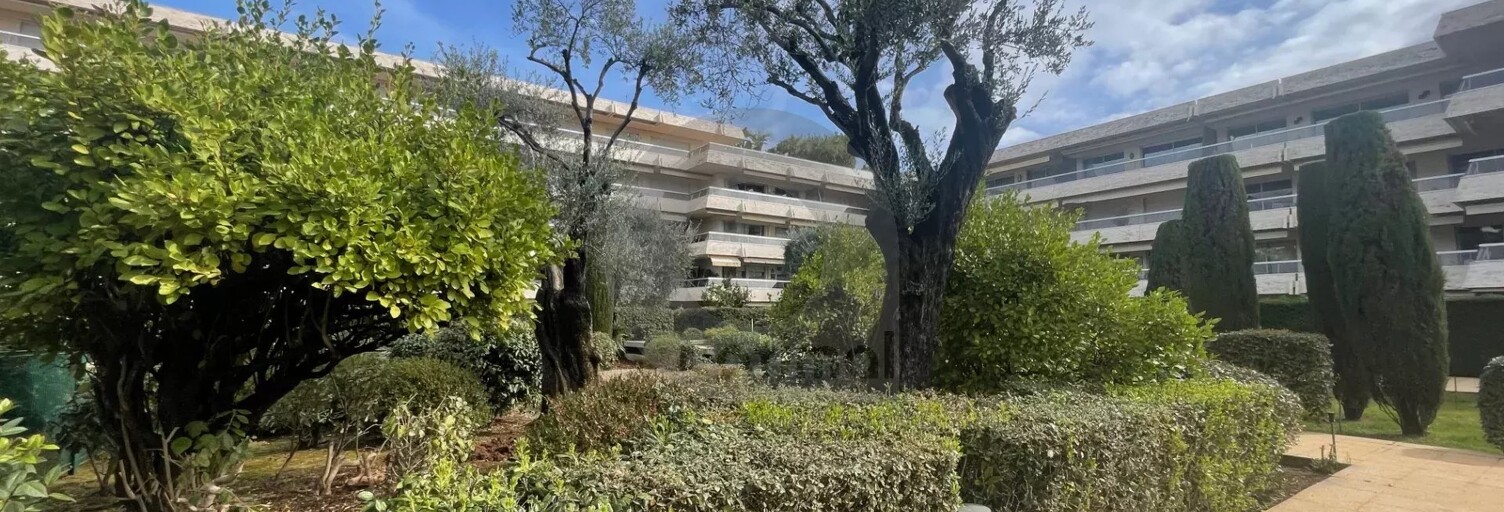 Appartement 1 Pièce 24 m² à louer à Roquebrune-Cap-Martin (06190)