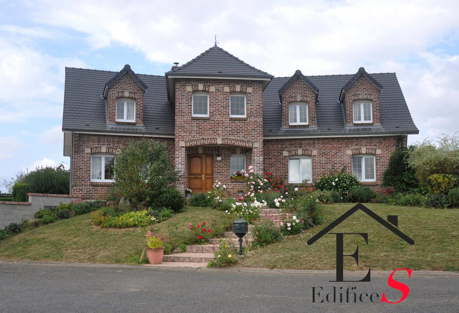 Vente maison 9 pièces 220 m² Villers-Bocage (80260) — photo 1