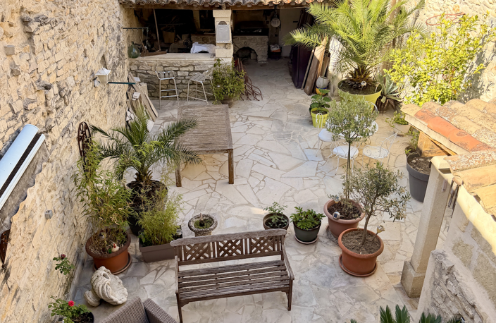 Maison de village de caractère   Charme absolu, cour excepti — photo 2