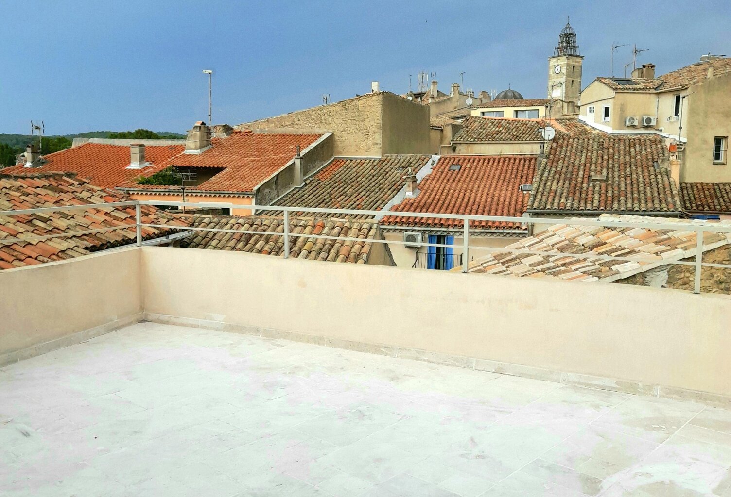 Vente appartement  105 m² Lambesc (13410) — photo 1