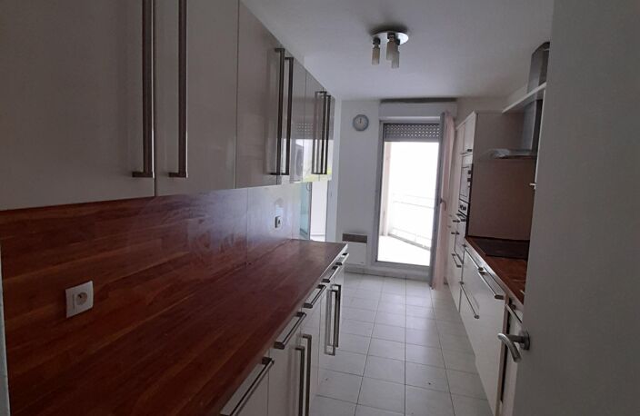 Vente appartement 4 pièces 92 m² Marseille 3 (13003) — photo 3