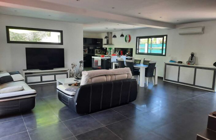 Vente maison 4 pièces 120 m² La Ciotat (13600) — photo 2