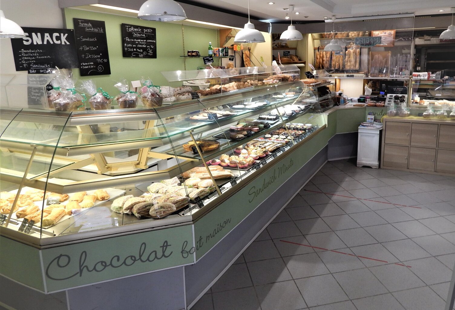 Vente commerce  200 m² Garéoult (83136) — photo 1