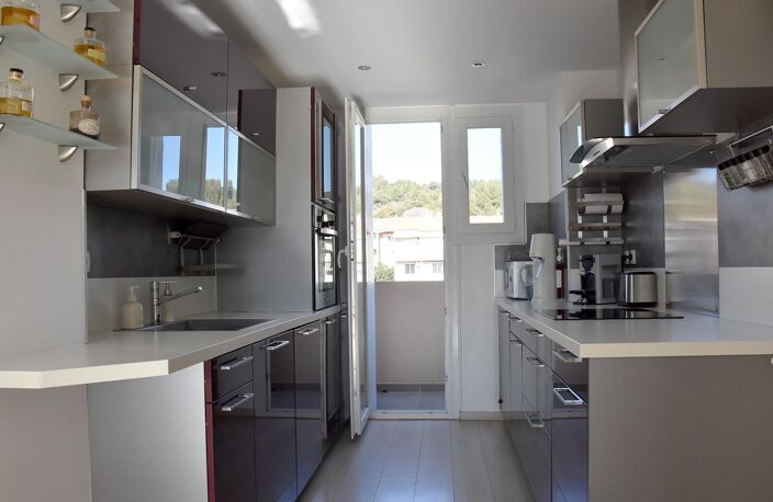 Vente appartement 5 pièces 81 m² Six-Fours-les-Plages (83140) — photo 2