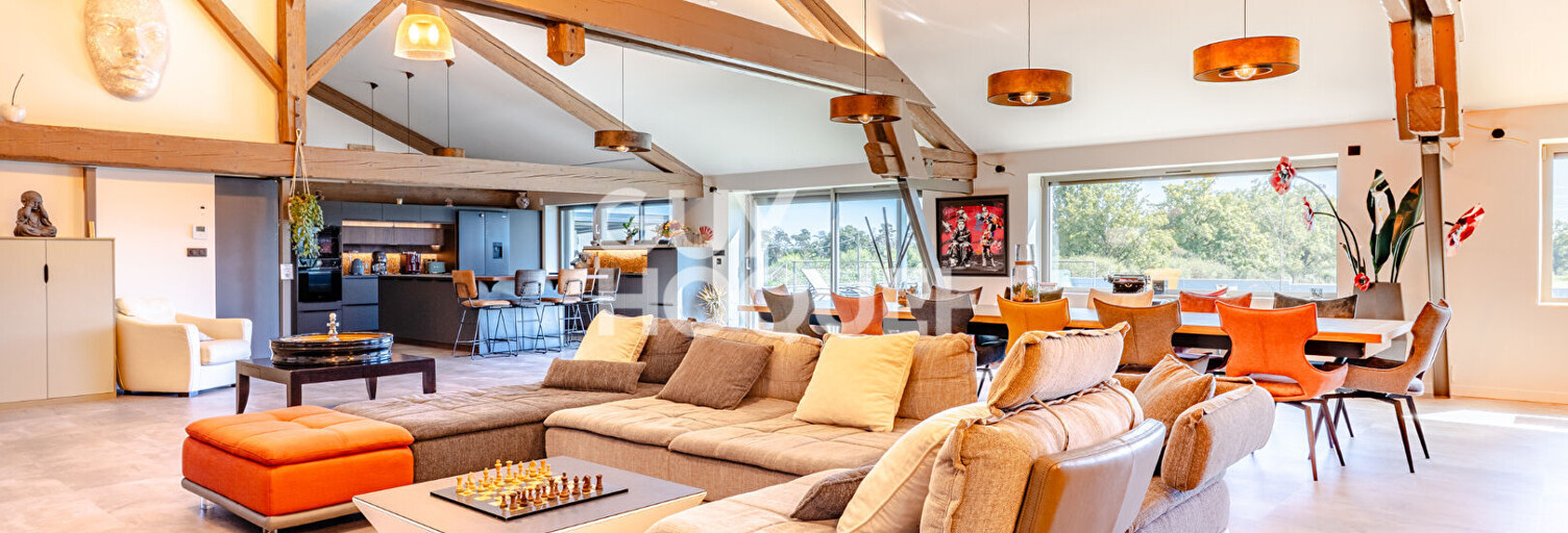 Maison 8 Pièces 405 m² à vendre à Feurs (42110)