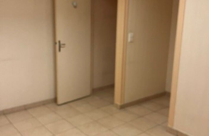 Location commerce 3 pièces 71 m² à Montbazon (37250) — photo 3