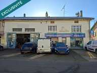 Opportunité unique, ensemble immobilier avec garage loué et vaste appartement à réinventer. — photo 2
