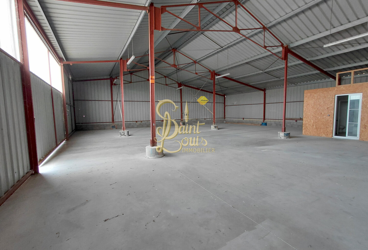 HANGAR 5 ET 6 - 300 M2 — photo 1