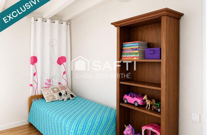 MAISON DE VILLE 97 M² - SECTEUR CENTRE VILLE MESLAY DU MAINE / 53170 — photo 2