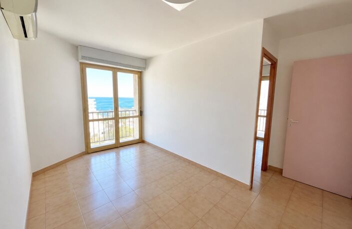Appartement T3 de 65 m² avec vue mer  Bastia Lupino — photo 3