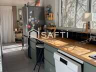 Charmant bas de Villa d'une superficie de 68.5 m2, idéal pour un jeune couple ou personne seule, offrant deux chambres, une salle d'eau avec douche à l'italienneune cuisine neuve toute équipée ouverte sur un séjour cosy, une terrasse avec jardin privatif et dépendance aménageable en atelier, cabinet. — photo 4