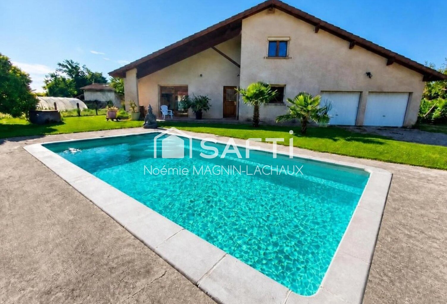 Très belle maison familiale de plain-pied avec piscine et double garage, idéale pour profiter d'un cadre de vie confortable et convivial. — photo 1
